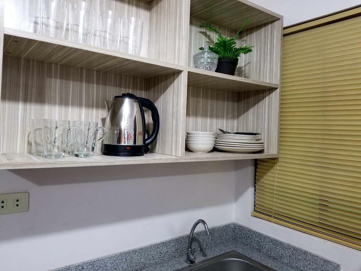 Super Cute Hampton Suites Imus Екстер'єр фото